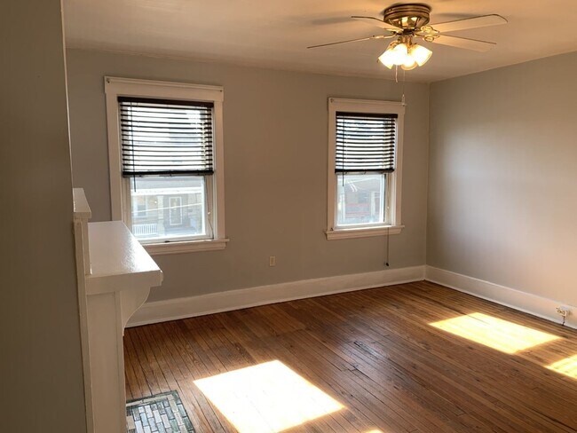 Building Photo - Great property in Morningside!