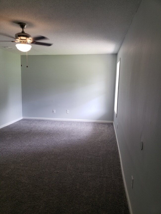 Building Photo - House for Rent