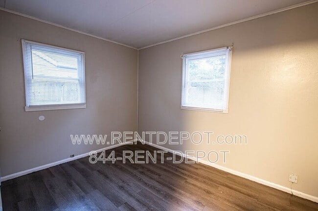 Building Photo - 2023 Ravenswood Dr