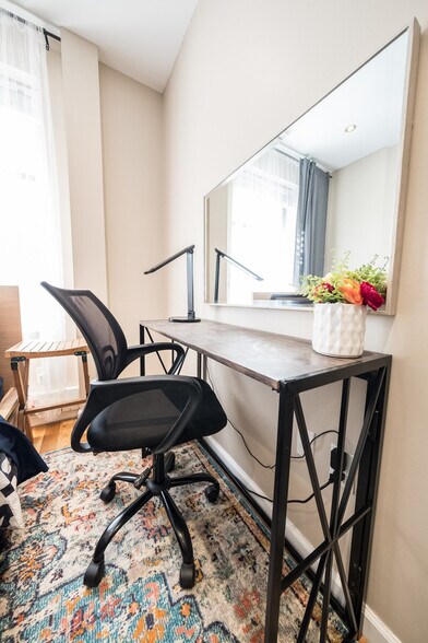 Building Photo - 5 W 101st St