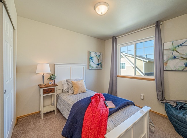 Building Photo - Bright and Modern 3bed Home in Perfect Location