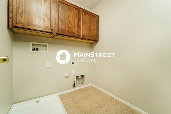 Building Photo - 6512 S De Concini Dr