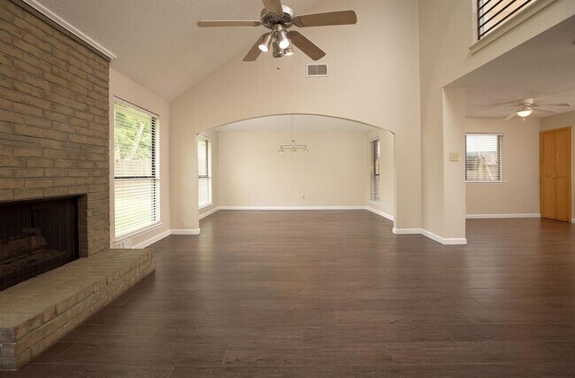 Building Photo - 3807 Cedar Valley Dr