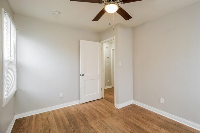 Building Photo - 4732 SE 24th St