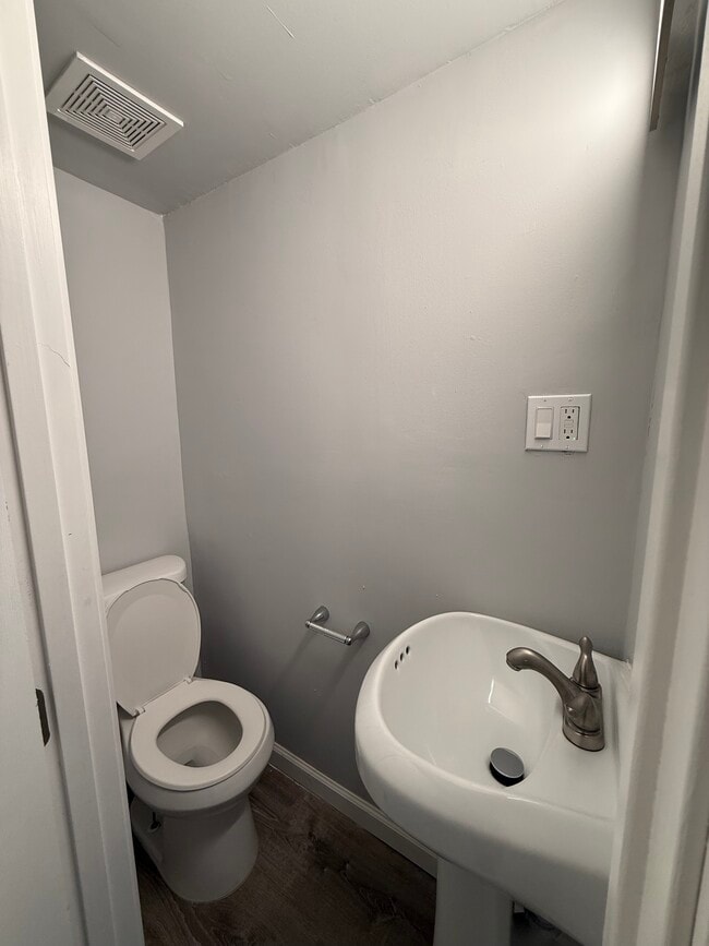 Building Photo - 238 Stevenson Square