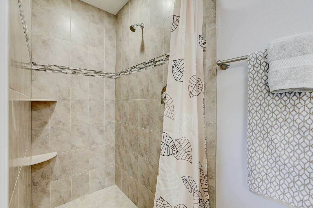 Building Photo - 6634 7th Avenue Cir W