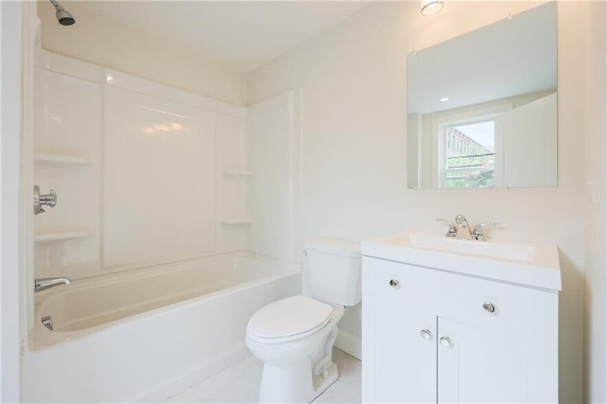 Building Photo - 529 Wood St