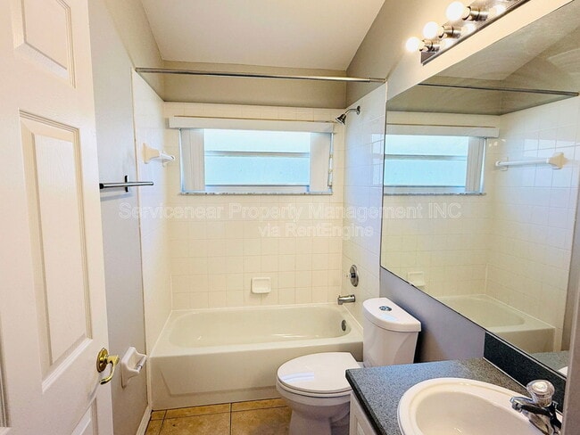 Building Photo - 2506 Oneida Loop