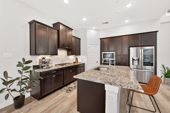 Building Photo - 6638 Albany Forest Ct