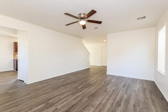 Building Photo - 1511 Weiland Manor Ln