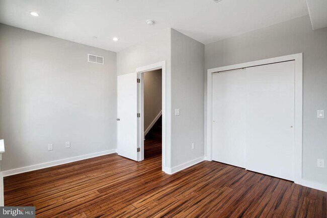 Building Photo - 1512 S 25th St