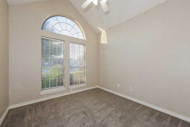 Building Photo - 1232 Clay Ln