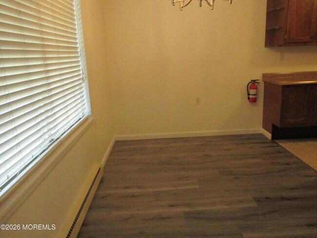 Building Photo - 363B Chesterfield Ct