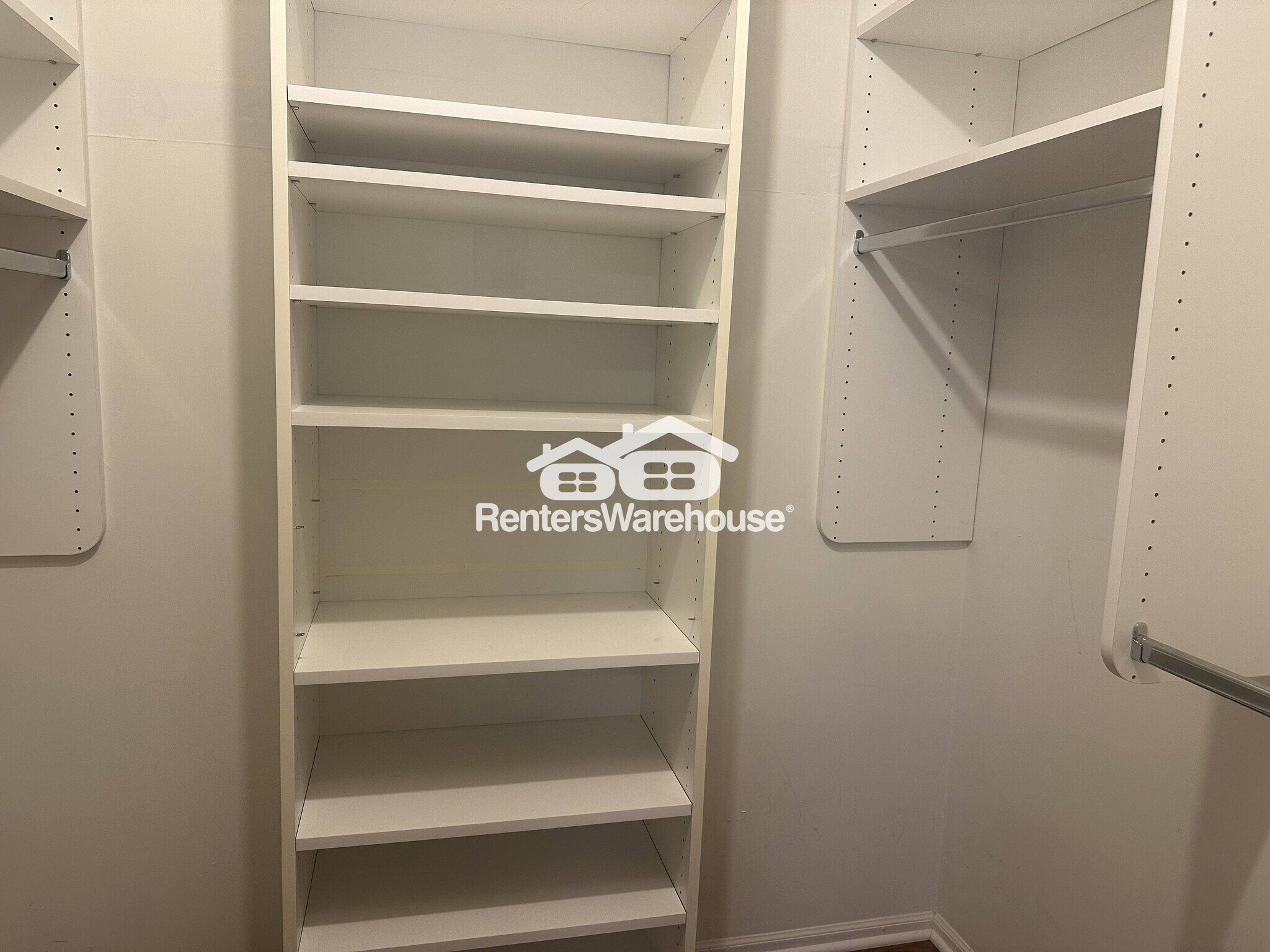 Building Photo - 2 Clipstone Ct