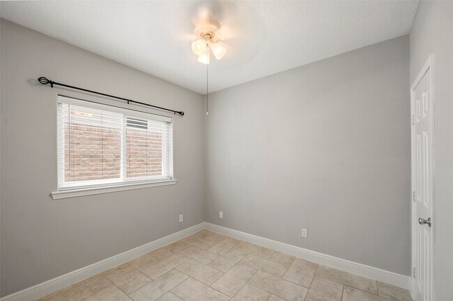 Building Photo - 6214 Pebble Canyon Ct