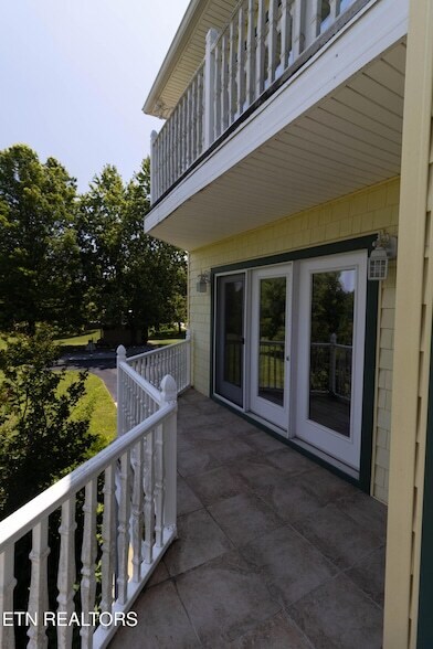 Building Photo - 2084 Allenridge Dr