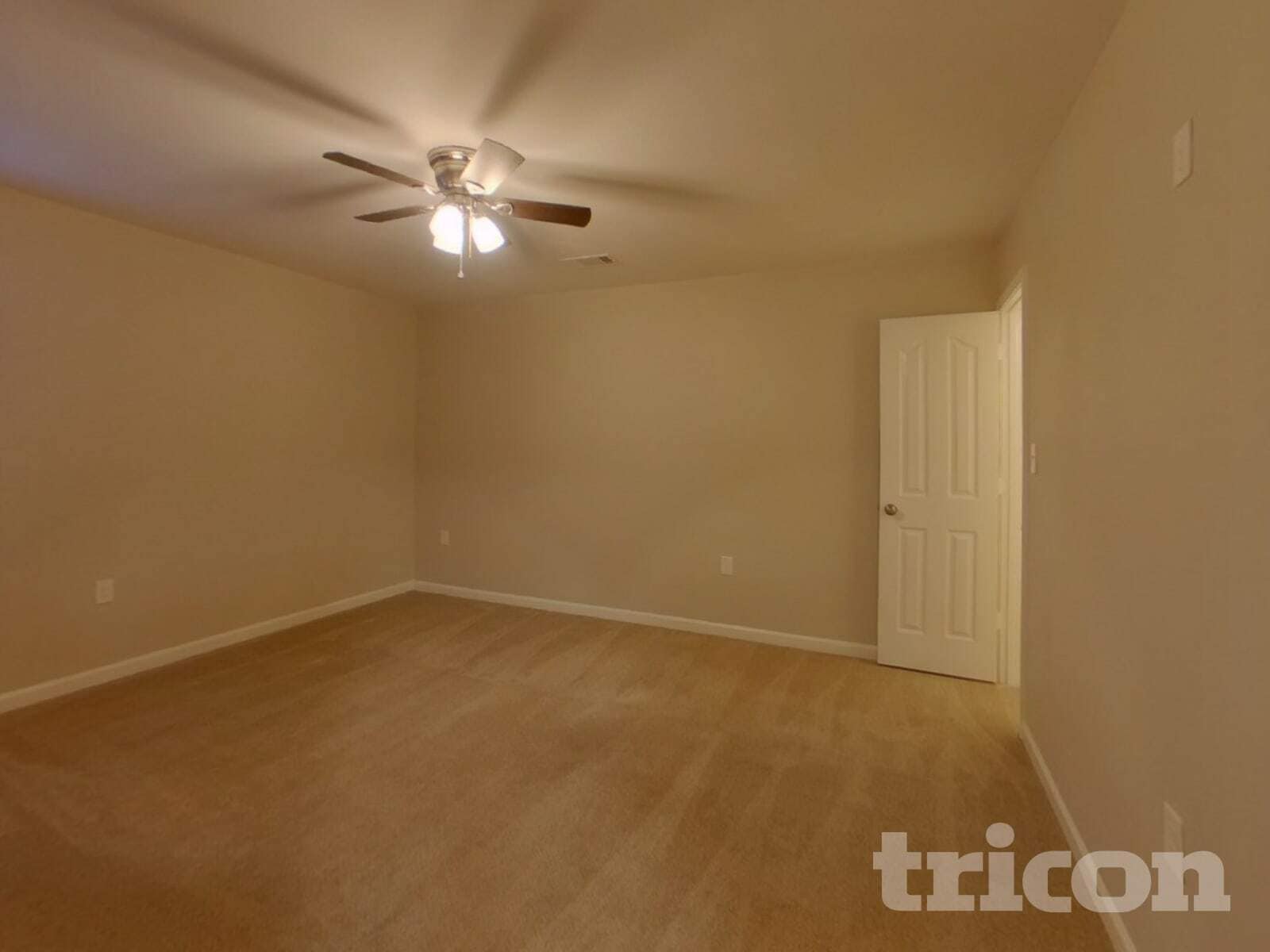 Building Photo - 2848 Village Center Dr