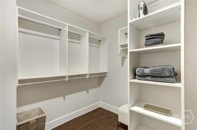 Building Photo - 433 Port St