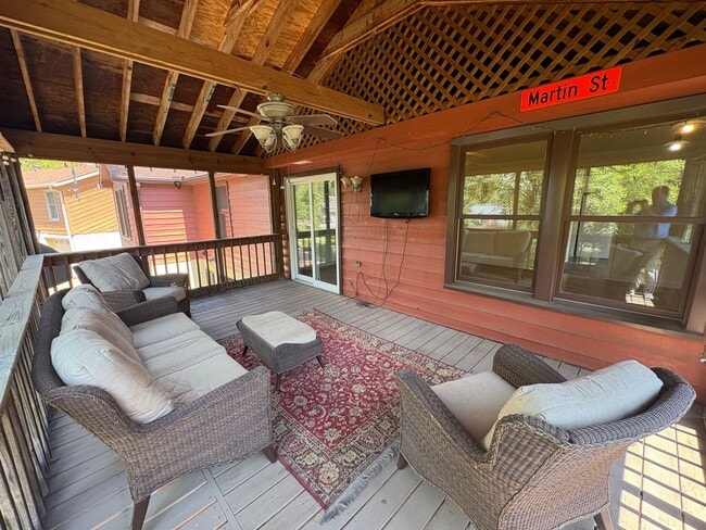 Building Photo - 6808 River Ridge Dr