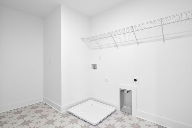 Building Photo - Brand New 4BR Luxury Home in Collington East