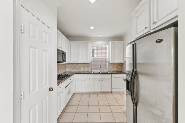 Building Photo - 1433 Oneil St