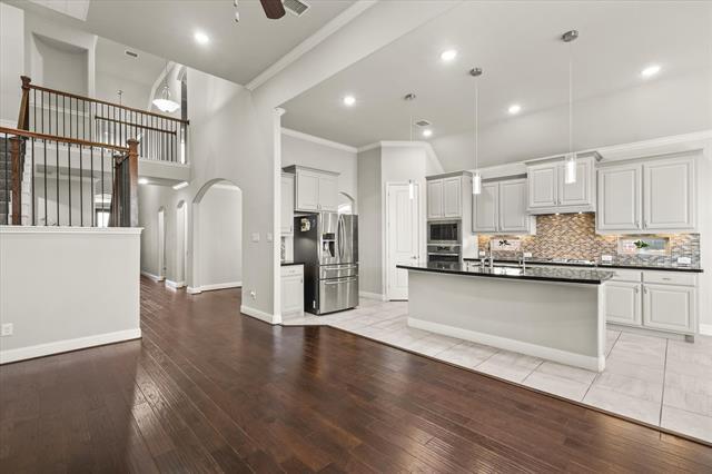Building Photo - 2402 Long Meadow Way