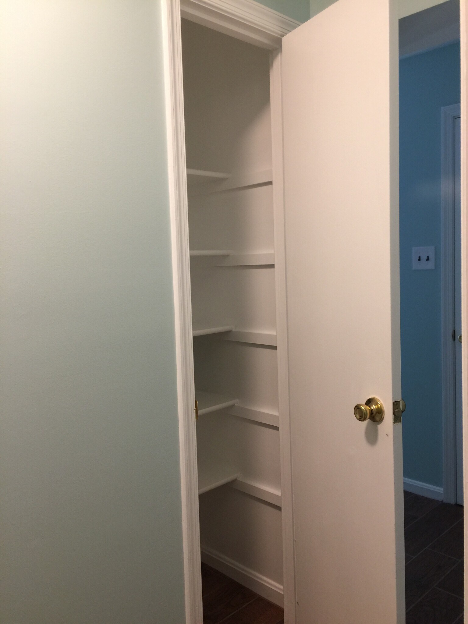 Linen Closet - 3766 Persimmon Cir