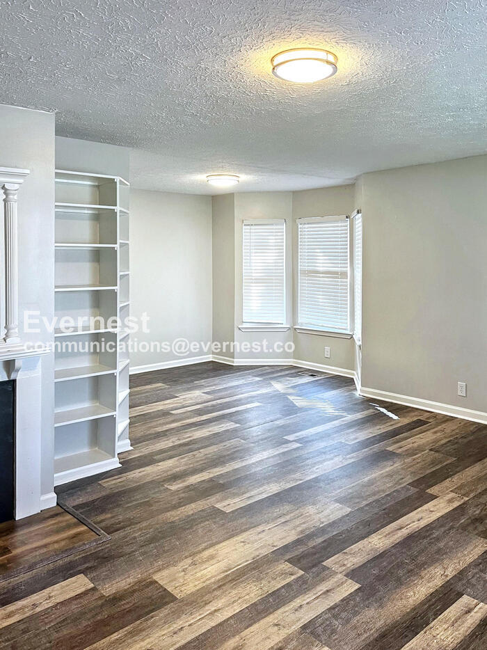 Building Photo - 593 Pleasant Hill Dr