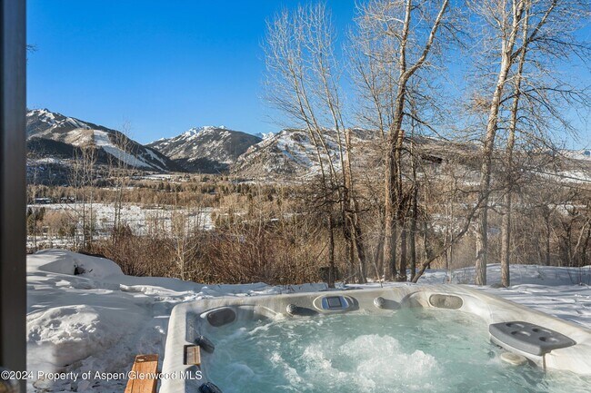 Building Photo - 182 Bennett Pl