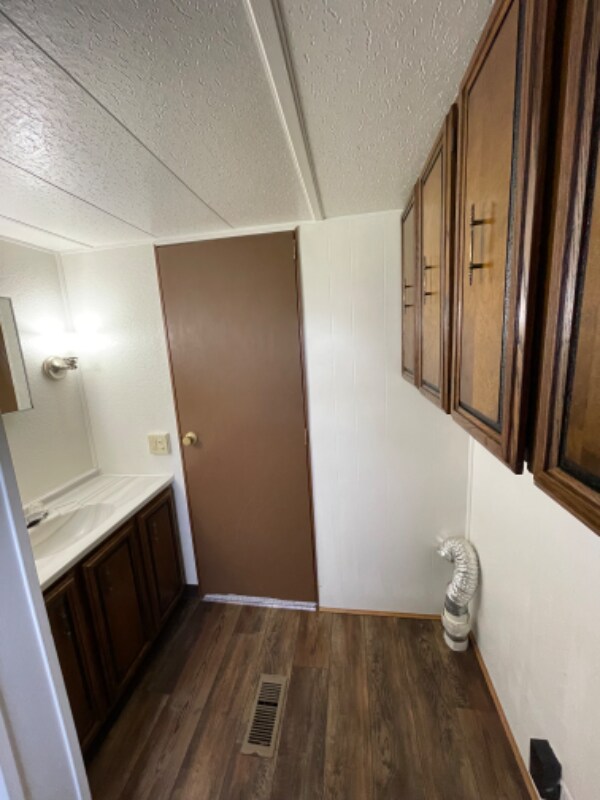 Building Photo - 318 Pearl Ln