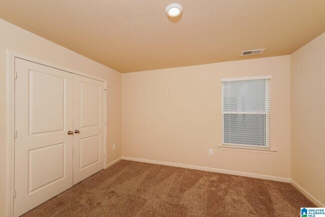 Building Photo - 124 Clover Ln