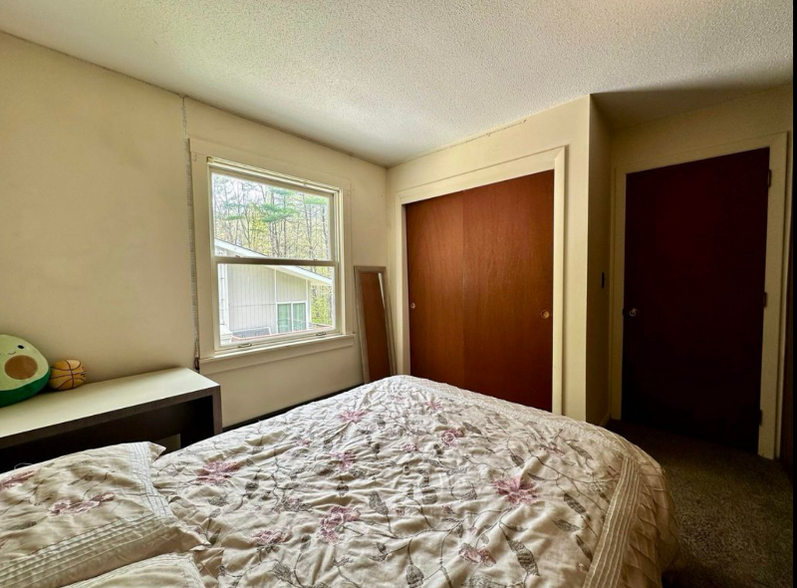 Building Photo - 57 Silver Birch Pl