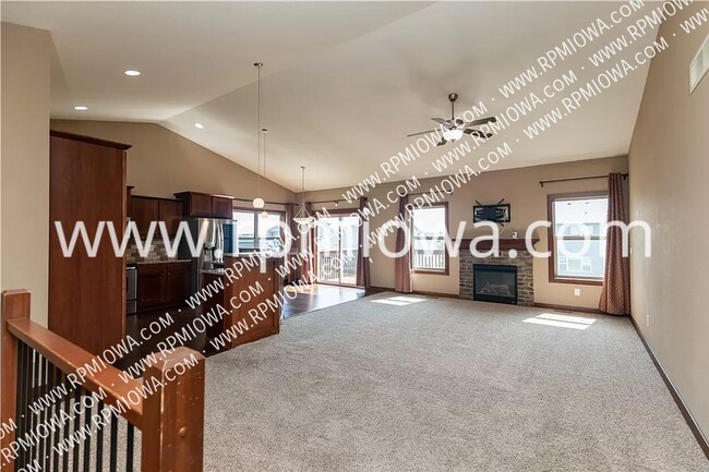 Building Photo - 1127 90th St