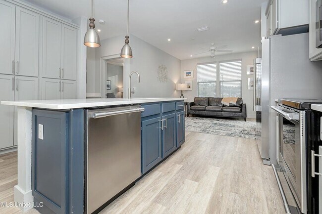 Building Photo - 2501 Bienville Blvd