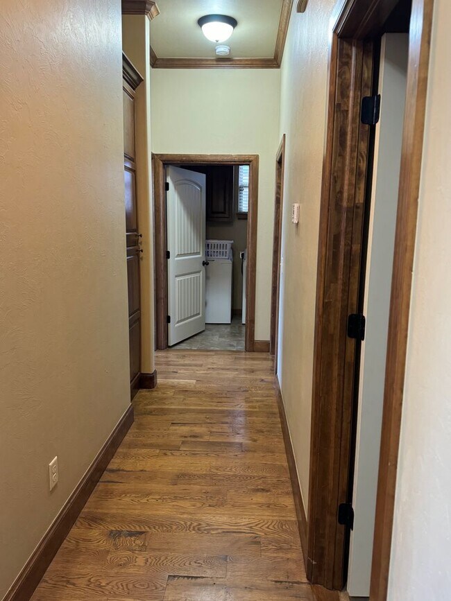 Building Photo - 3408 Enclave Ln