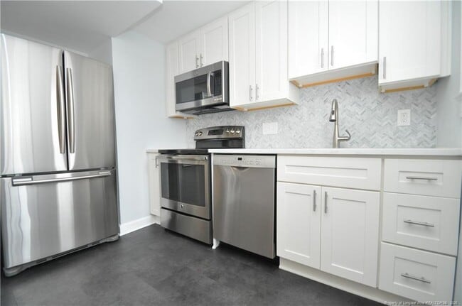 Building Photo - 1008 Nichols Dr