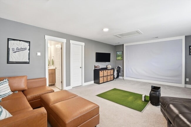 Building Photo - 2548 Josiah St