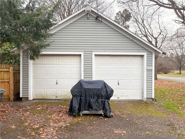 Building Photo - 136 Main St