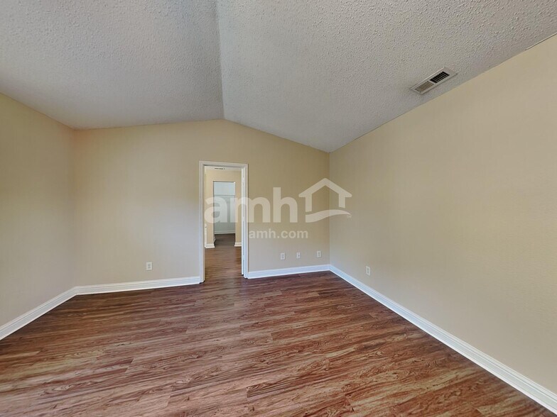 Building Photo - 6737 Amber Springs Way