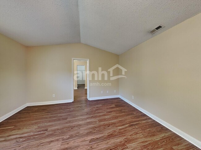 Building Photo - 6737 Amber Springs Way