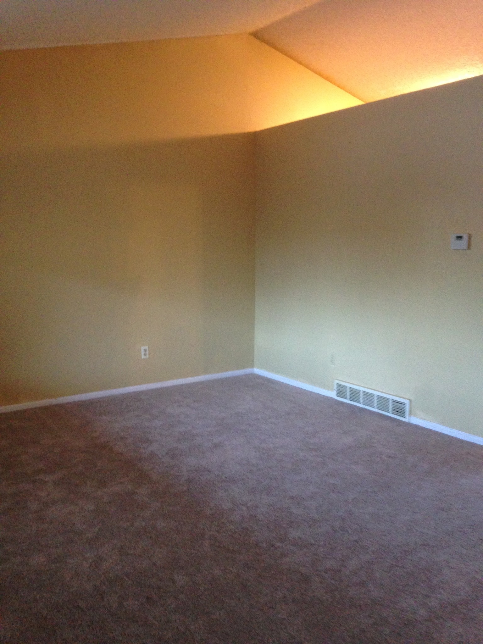 Building Photo - 2204 S Del Norte Dr