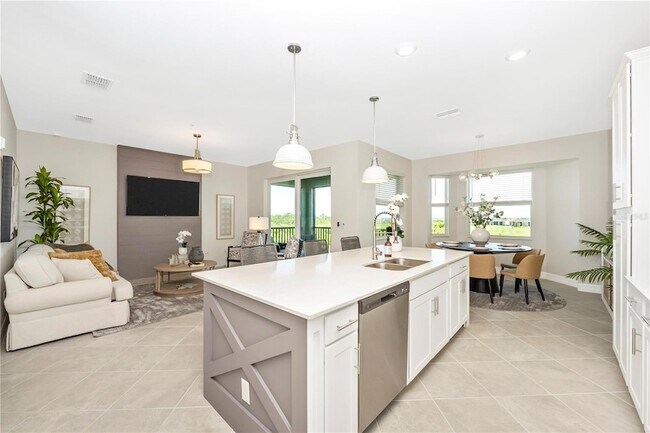 Building Photo - 12140 Wellen Golf St