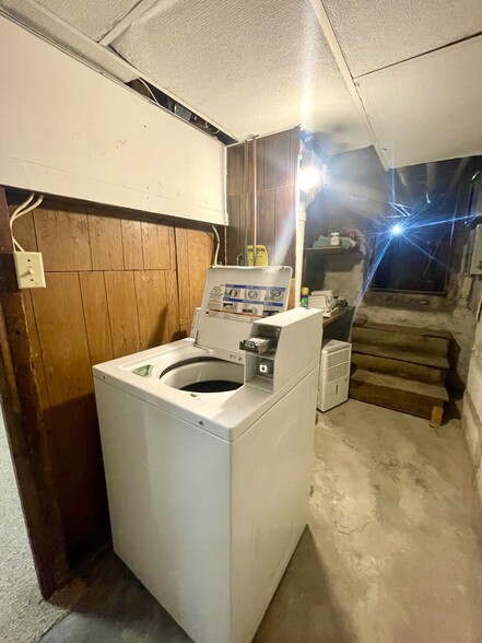 Building Photo - 27 South Crescent Circuit