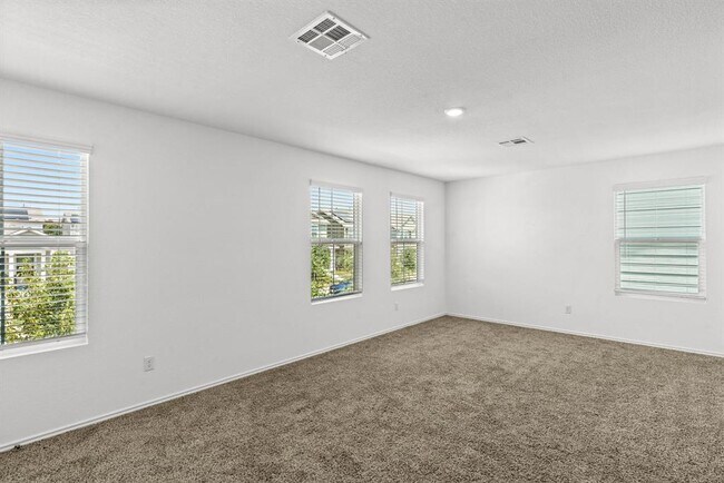 Building Photo - 889 Powell