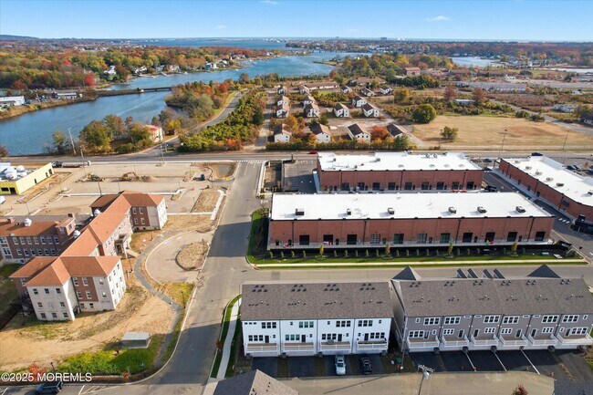 Building Photo - 4 Barton Ave