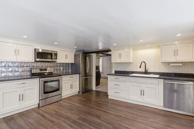 Building Photo - 24 Morrill Rd