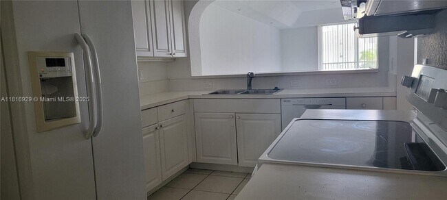 Building Photo - 10710 NW 66th St