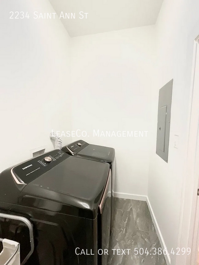 Building Photo - 2234 St Ann St.