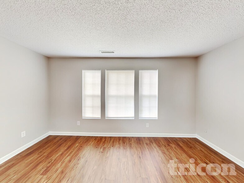 Building Photo - 901 Skywatch Ln