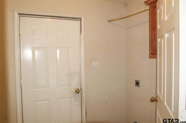 Building Photo - 10897 Park Pl